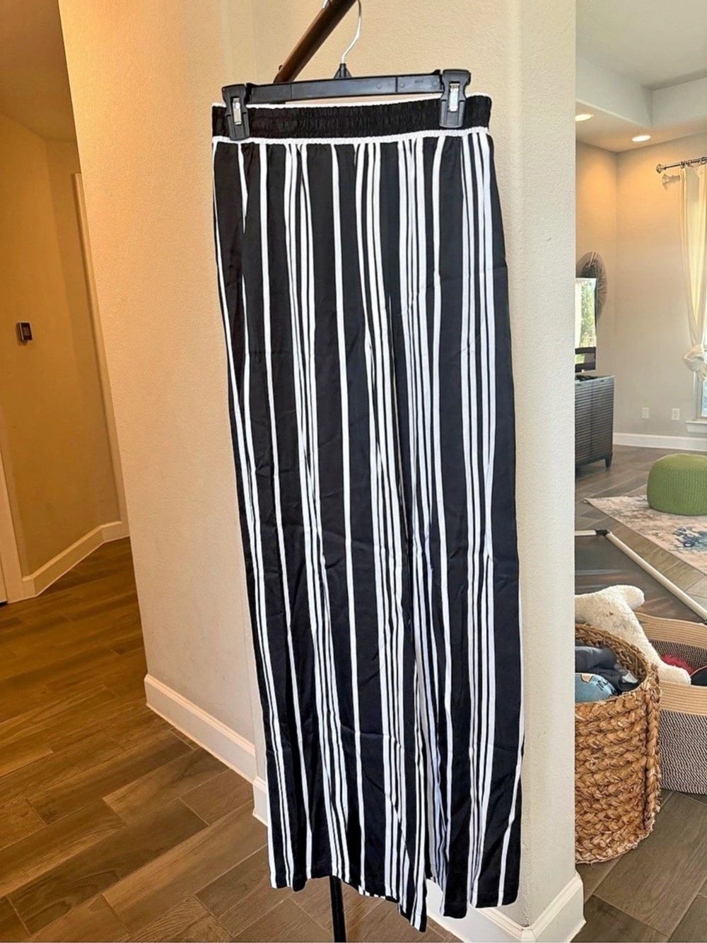 L’AGENCE Lillian Black White Stripe Wide Leg Palazzo Pants XST NWT